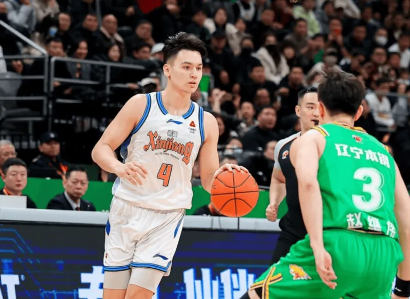 伊力福拉提全场9中6，三分7中5得到21分4篮板4助攻