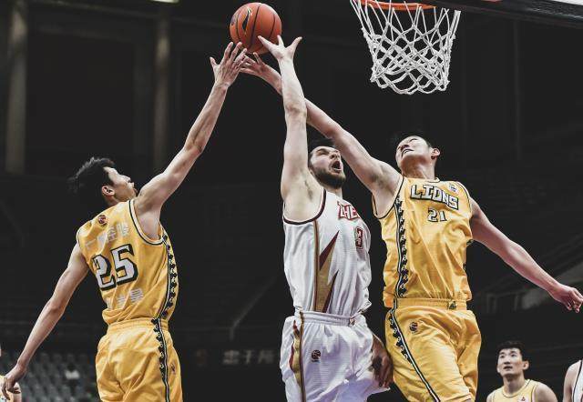 开云体育-官方：胡金秋脾脏破裂出血 已接受手术需静养3个月